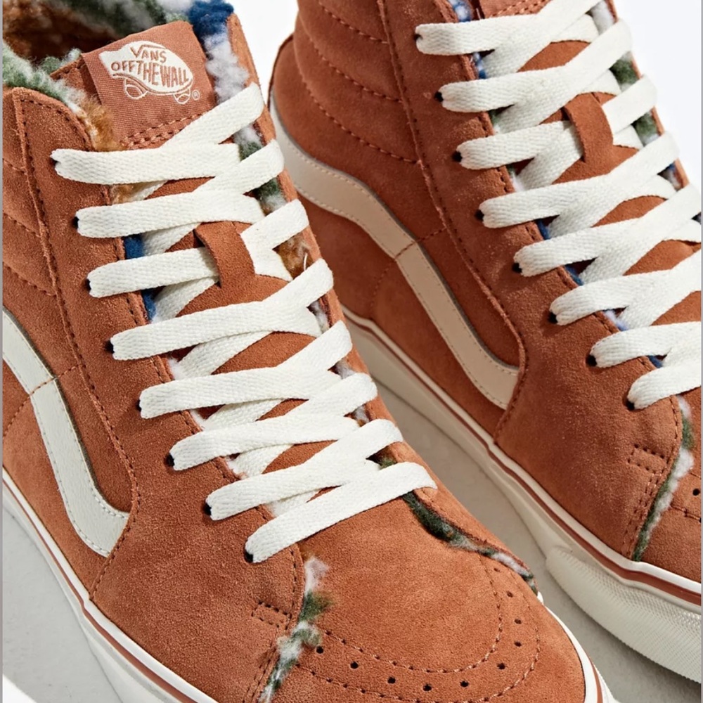 New W/ Box Vans Suede Sherpa Sk8 Hi Shoes - Picture 10 of 12